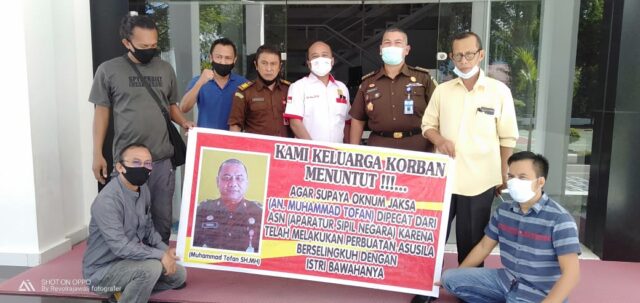 jaksa-selingkuhi istri orang