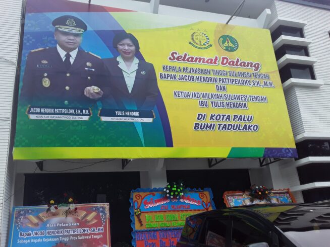 Penyambutan Intern Kajati baru Sulteng- Banjir Karangan Bunga-jpg