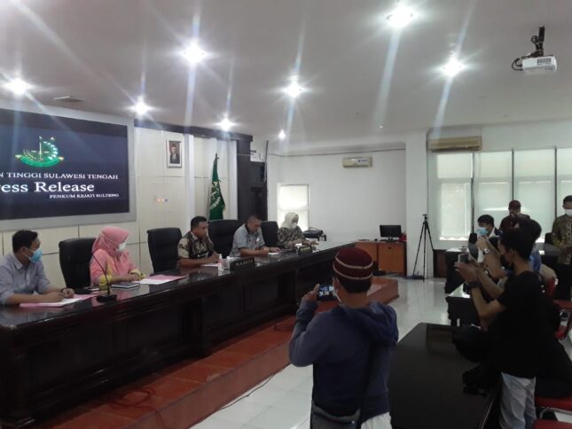 konfrensi pers kajati suteng.jpg
