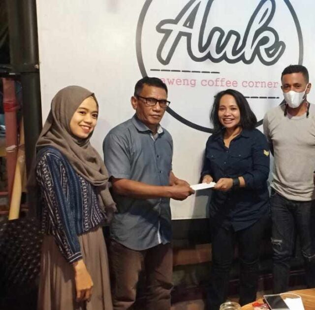 dpd prabu-sulteng-serahkan SK