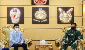 Menkomnfo-temui-panglima TNI.jpg