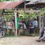 Satgas ops madago raya temui warga tamanjeka