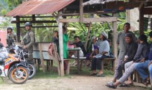 Satgas ops madago raya temui warga tamanjeka