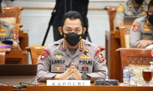 Kapolri RDP dengan komisi III DPR.jpg