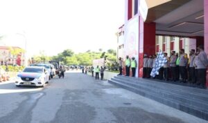 hut bayangkara ke -75- polda sulteng berbagi sembako.jpg