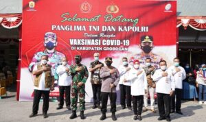 Kapolri-panglima TNI-vaksinasi-gorbogan.jpg Kapolri-panglima TNI-vaksinasi-gorbogan.jpg