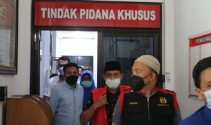 Penahahan tersangka baru ( Inisila AM) skandal BPKAD Balut 2020, dikantor kejati Sulteng Jumat 9/7/2021
