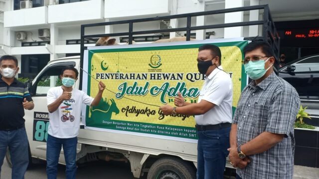 Sambut Idul Adha 2021, Kejati Sulteng Berbagi 9 Ekor Sapi Kurban.jpg
