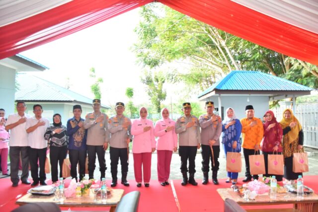 Peletakan Batu Pertama Mushollah Raudhatul Ilmi di Sekolah YKB