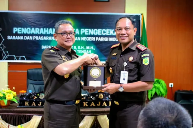 Kunjungan kerja kajati Sulteng N. Rahmat di Kejari Parigi Moutong