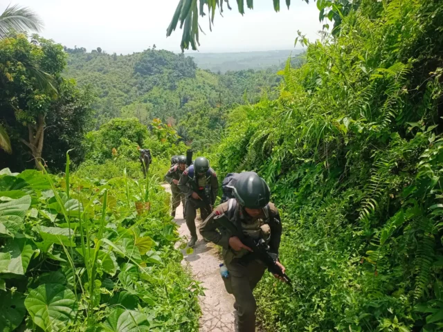 Satgas Madago Raya Hadirkan Rasa Aman Bagi Pekebun Lewat Patroli Jalur Klasik