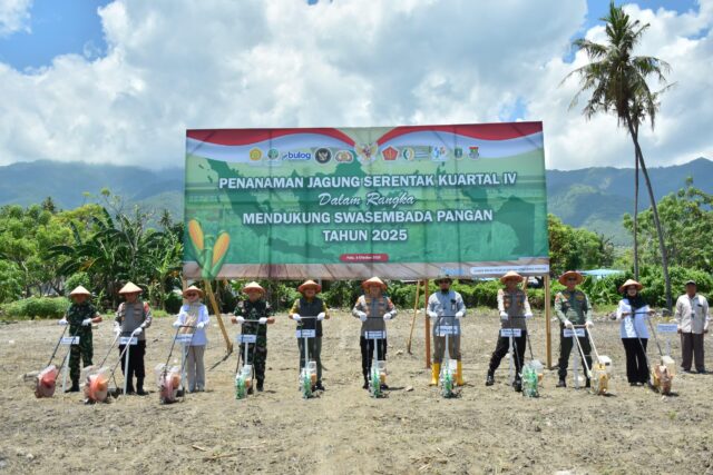 Polda Sulteng Libatkan Kelompok Tani Tanam Jagung Kuartal IV di lahan 1.864,50 hektare