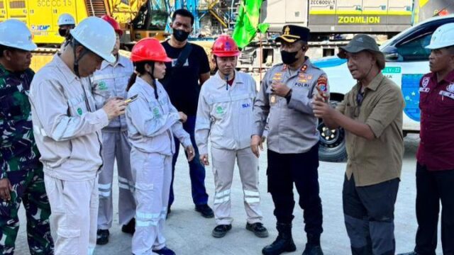 Olah TKP Kebakaran Menara Scrubber PT SLNC