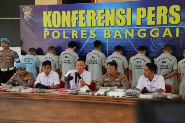Polres Banggai Tangkap Kasus Narkoba, 26 Tersangka Termasuk 2 Wanita Dihadirkan ke Publik