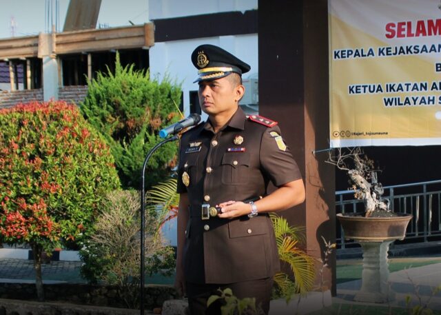 Kepala Kejaksaan Negeri (Kajari) Tojo Una-Una, Dr. Rizky Fachrurrozi, S.H., M.H., menegaskan bahwa kasus penyalahgunaan Anggaran Pendapatan dan Belanja Desa (APBDes) Desa Kolami menjadi cermin penting bagi seluruh desa di Kabupaten Tojo Una-Una agar lebih berhati-hati, transparan, dan akuntabel dalam mengelola dana desa.