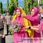 Tradisi Adat Kaili Sambut Langkah Pertama Irjen Endi Sutendi sebagai Kapolda Sulteng