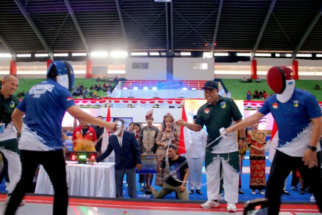 Kejurnas Anggar 2025 Resmi Dibuka di Palu, Sulawesi Tengah Cetak Sejarah Bar