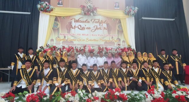 MTsN 1 Kota Palu Kukuhkan 171 Wisudawan Tahfidz Juz 30 Angkatan VII