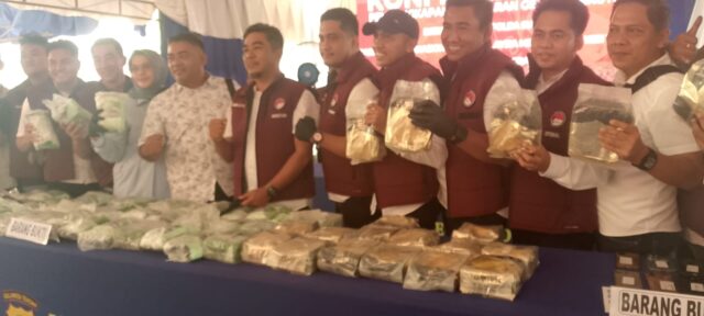 Direktorat Reserse Narkoba (Ditresnarkoba) Polda Sulawesi Tengah berhasil menggagalkan peredaran narkoba jenis shabu seberat 60 kilogram