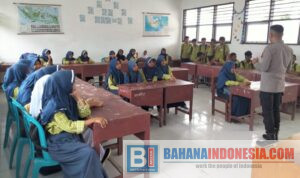 IMG-20251127-WA0007 Cegah Pengaruh Negatif, Satgas Madago Raya Intensif Beri Edukasi ke Pelajar SMP di Poso Pesisir