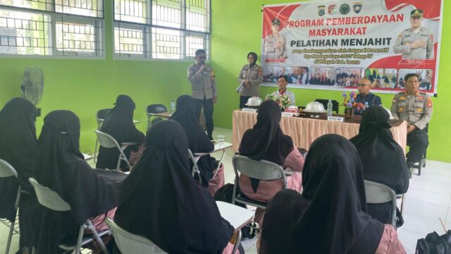 Pelatihan Menjahit Resmi Ditutup, Satgas Madago Raya Ajak Peserta jadi Pelaku Wirausaha Lokal