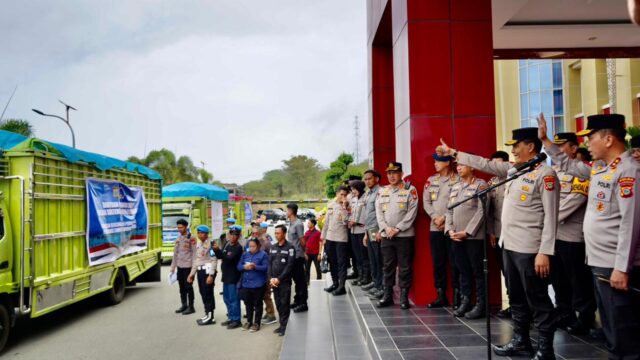 Peduli Sesama, Kapolda Sulteng Lepas Bantuan 30 Ton Beras hingga Ribuan Logistik untuk Sumatera